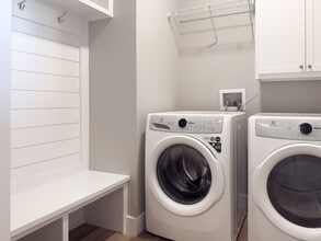 The Legends | Specials Available | New Houses For Rent in Champaign, IL - Foto de edificio - Building Photo