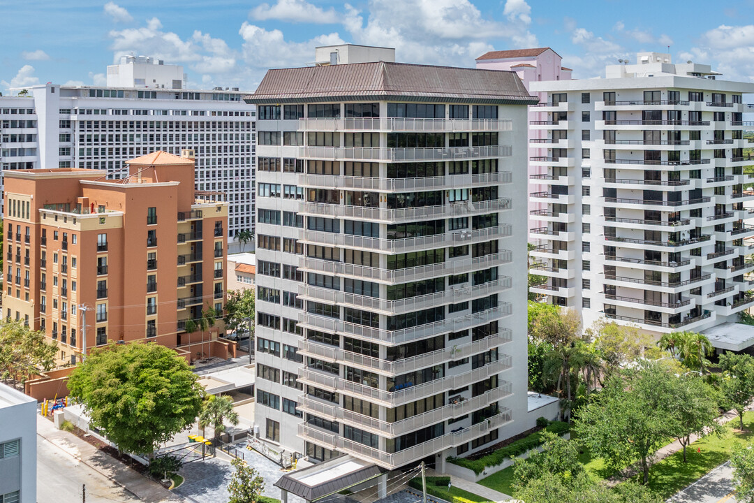 Gables Bath Club in Coral Gables, FL - Building Photo