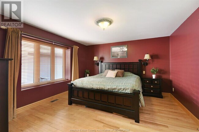 555 Revland Dr in Tecumseh, ON - Building Photo - Building Photo