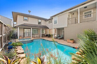 5408 Chenevert St in Houston, TX - Foto de edificio - Building Photo