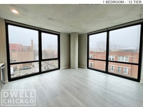 4641 N Broadway St in Chicago, IL - Foto de edificio - Building Photo