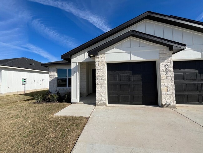 property at 912 Wax Myrtle Ct