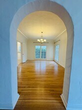 360 N Mansfield Ave in Los Angeles, CA - Building Photo - Building Photo