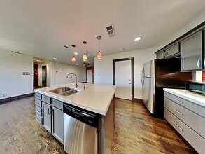 2307 Cardinal Ln in Garland, TX - Foto de edificio - Building Photo