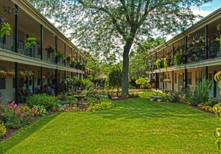 Lyn Village in Reynoldsburg, OH - Building Photo - Building Photo