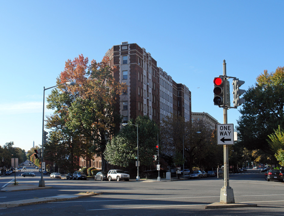 Wakefield Hall in Washington, DC - Foto de edificio