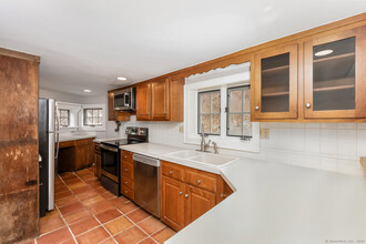 158 Wolfpit Rd in Wilton, CT - Building Photo - Building Photo