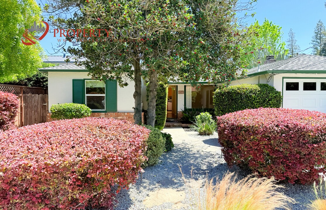1623 Howard Ave in San Carlos, CA - Building Photo