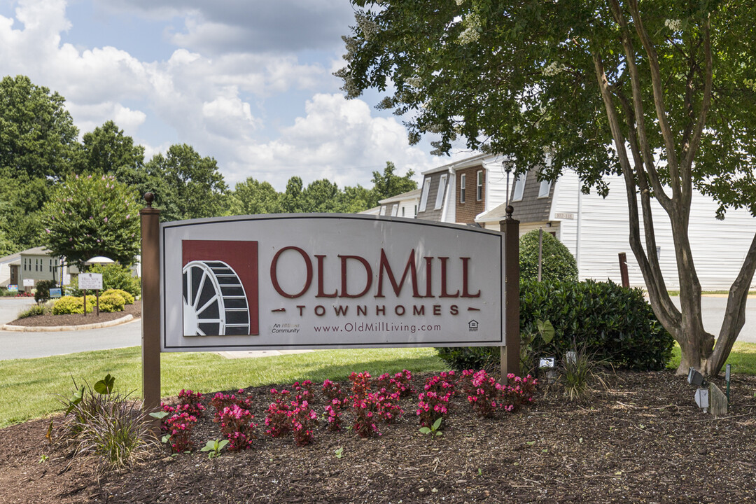 Old Mill Townhomes in Lynchburg, VA - Foto de edificio