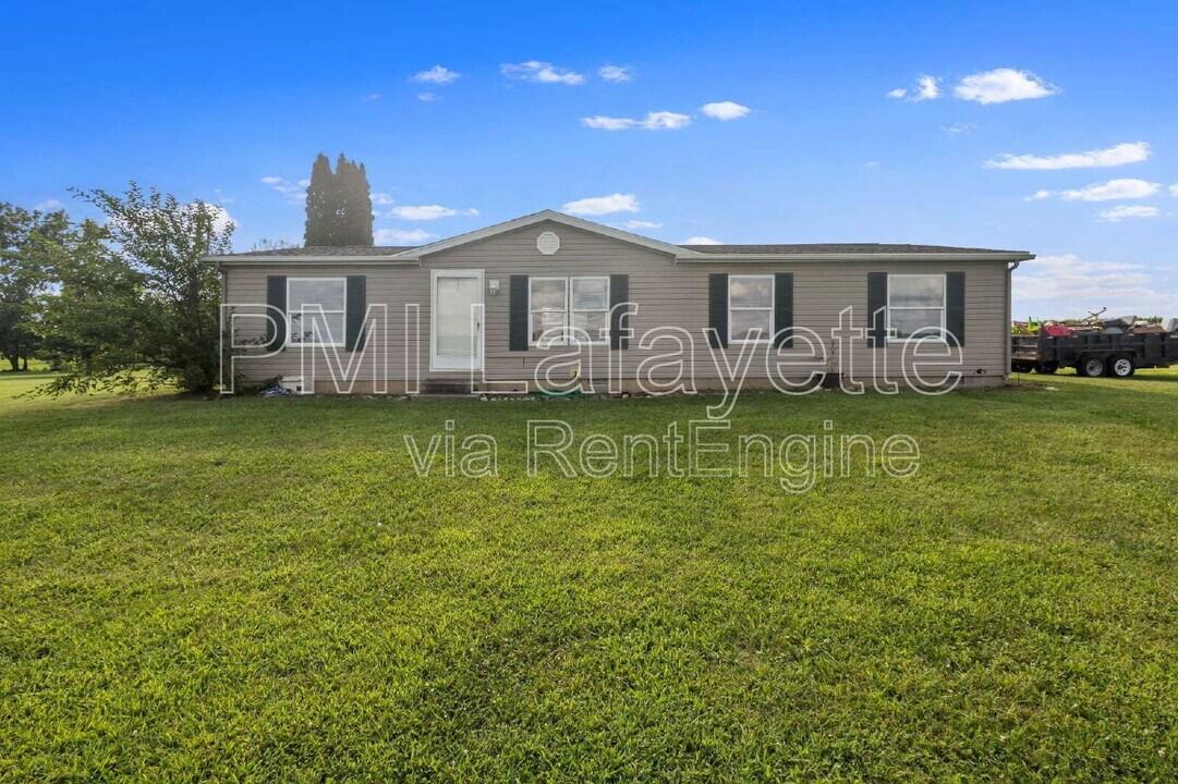 11024 W 525 N in Delphi, IN - Building Photo