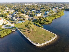 616 Windrush Bay Dr, Unit 616 in Tarpon Springs, FL - Building Photo