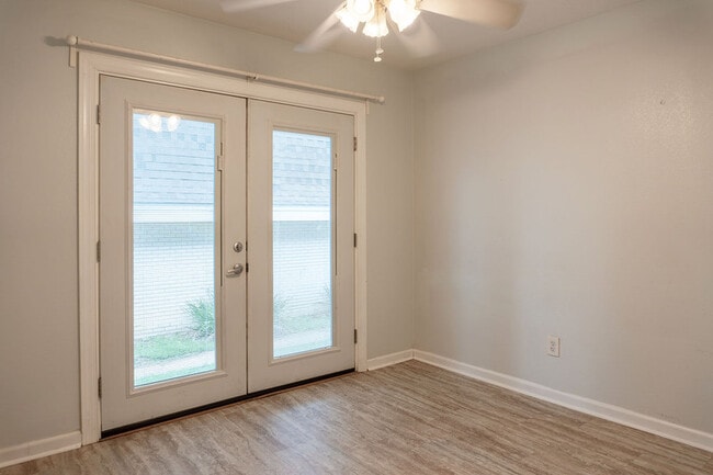 2020 Continental Ave in Tallahassee, FL - Building Photo - Building Photo