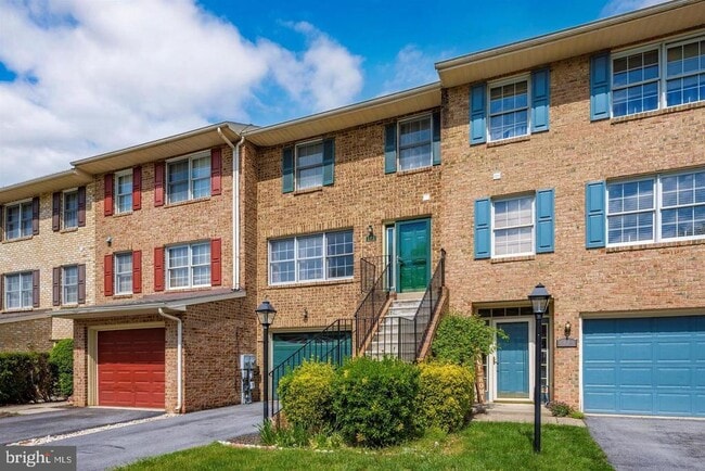 property at 1323 Lindsay Ln