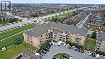 1480 Bishops Gate in Oakville, ON - Building Photo