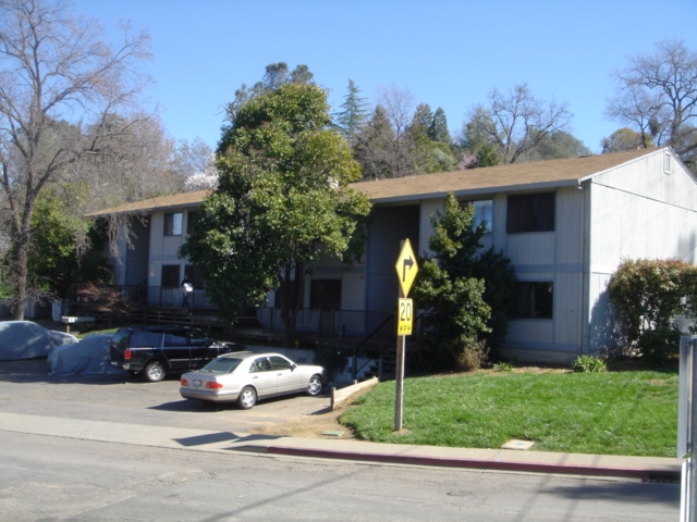 200 Pine St in Auburn, CA - Building Photo