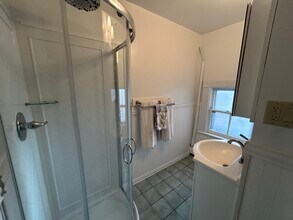 147 Barrett St, Unit 1 in Schenectady, NY - Foto de edificio - Building Photo