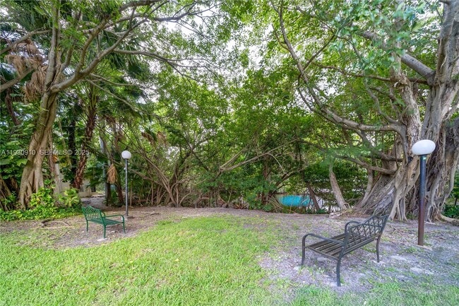 19212 NE 25th Ave in Miami, FL - Building Photo - Building Photo