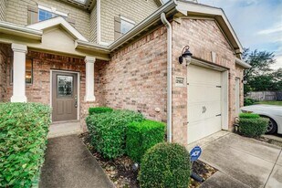 13163 Stratford Skies Ln in Houston, TX - Building Photo