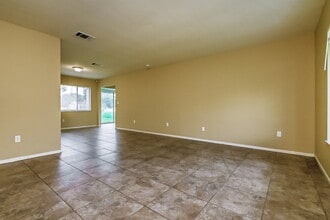 2396 Roxbury Cir in North Port, FL - Building Photo - Building Photo