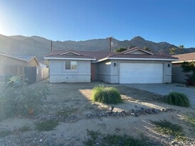51305 Avenida Vallejo in La Quinta, CA - Building Photo