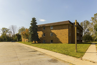 Canden Crossing in Portage, IN - Building Photo - Building Photo