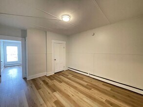 53 Pennacook St in Manchester, NH - Building Photo - Building Photo