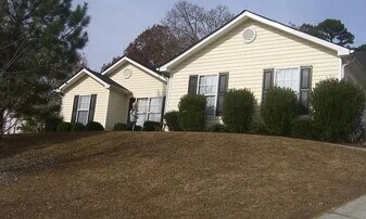4668 Eucalyptus Way in Flowery Branch, GA - Building Photo