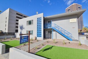 44 E Roanoke Ave in Phoenix, AZ - Building Photo