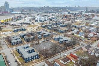 Cadence of Newport in Newport, KY - Foto de edificio - Building Photo