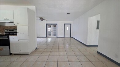 2100 N 62nd Ave in Hollywood, FL - Building Photo - Building Photo