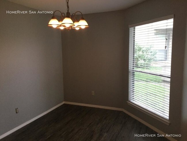 4910 Ali Ave in San Antonio, TX - Foto de edificio - Building Photo