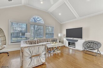 46 Cortlandt St in Roseland, NJ - Building Photo - Building Photo