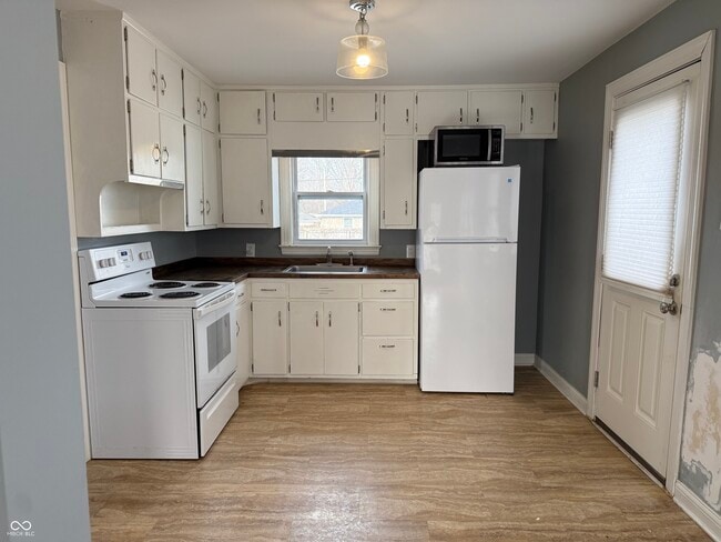 522 Euclid Ave in Greenwood, IN - Building Photo - Building Photo