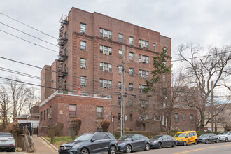 Windsor Terrace at Jamaica Estates Owners, In in Jamaica, NY - Building Photo - Building Photo