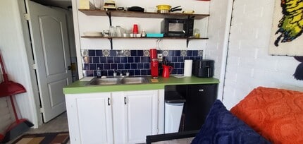 1180 W Lewis Rd in Ajo, AZ - Foto de edificio - Building Photo