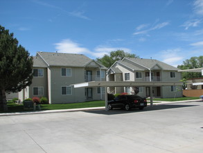 Lincoln Square in Mountain Home, ID - Foto de edificio - Building Photo