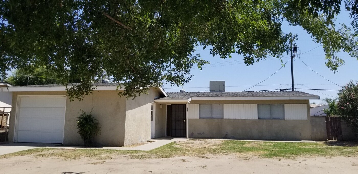 307 Buckley Ave-Unit -307 Buckley Ave in Bakersfield, CA - Building Photo