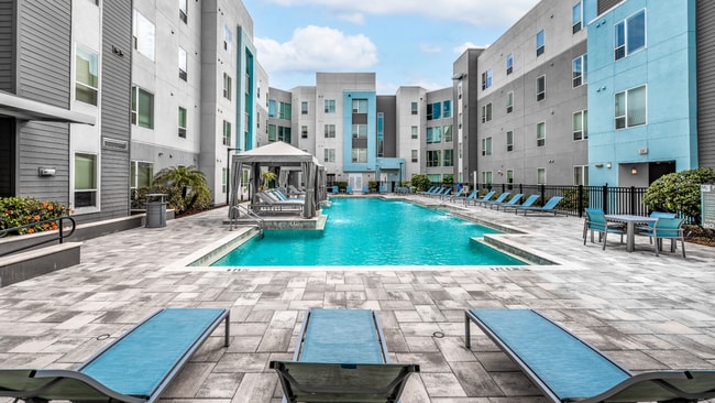 The Tiffany at Maitland West in Orlando, FL - Building Photo - Building Photo