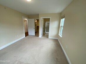 2 Mellor Ln in Saratoga Springs, NY - Building Photo - Building Photo