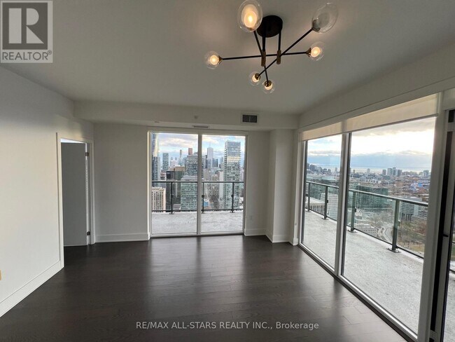 955 Bay St. in Toronto, ON - Building Photo - Building Photo