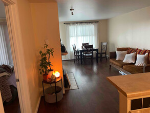 9200 Greenwood Ave N-Unit -312 in Seattle, WA - Foto de edificio - Building Photo