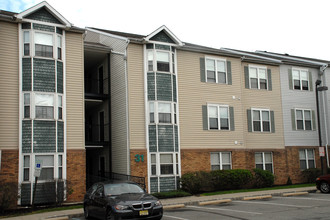 Bruce Street Gardens in Newark, NJ - Foto de edificio - Building Photo