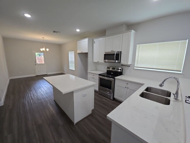 8235 Locksley Rd in Houston, TX - Building Photo - Building Photo