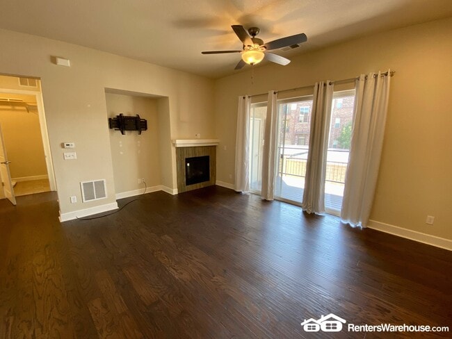 305 Inverness Way S in Englewood, CO - Building Photo - Building Photo