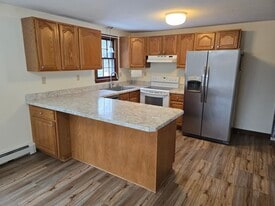 1 Pinardville Heights Rd, Unit B in Manchester, NH - Building Photo