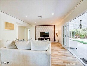 15931 Tuba St in Los Angeles, CA - Building Photo - Building Photo