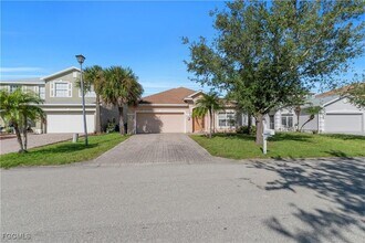 8125 Silver Birch Way in Lehigh Acres, FL - Building Photo - Building Photo