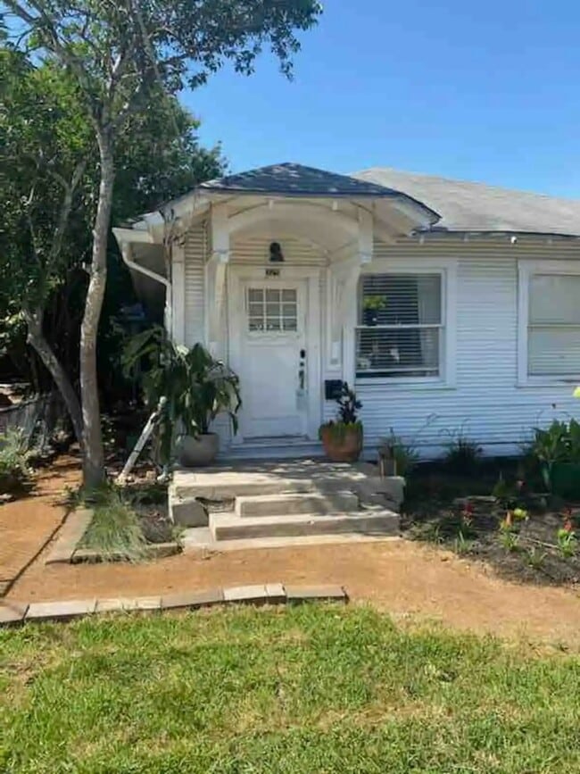 325 Hammond Ave in San Antonio, TX - Building Photo - Building Photo