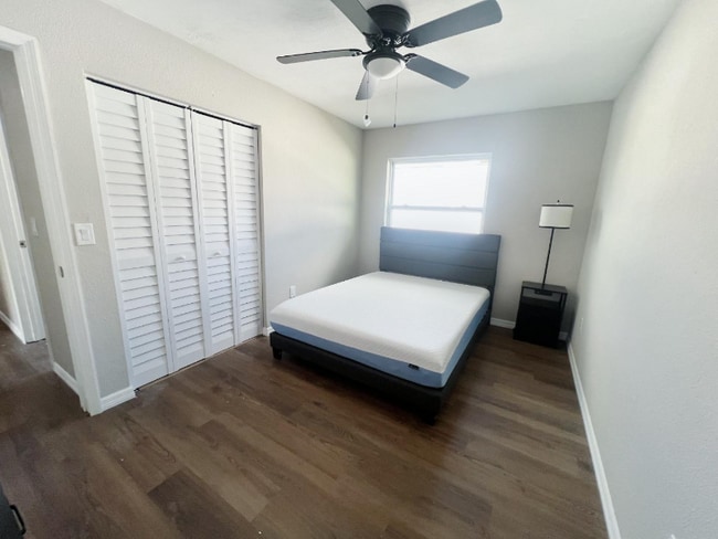 1743 W Chapel Dr in Deltona, FL - Building Photo - Building Photo