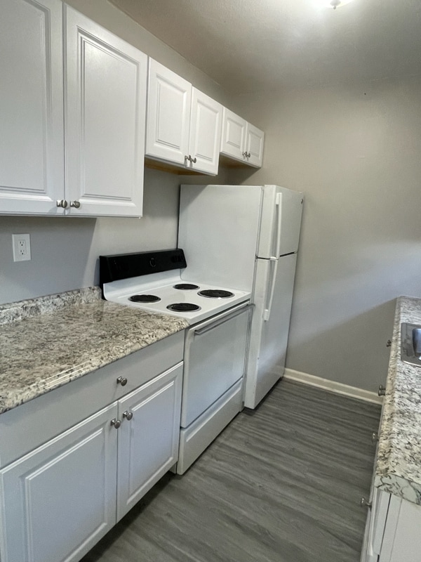 1570 Willard Ave in Newington, CT - Building Photo - Building Photo